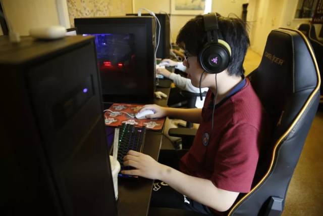 摘得杭州亚运最后一块电竞金牌，中国队拿下《DOTA2》冠军