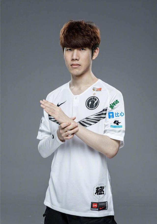 BLG赛后采访 bin ：希望可以进决赛然后夺冠 Wei ：一直赢下去吧