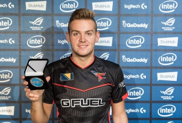 LPL春季季后赛败者组TES vs V5迫近，选手们排位都在练什么？