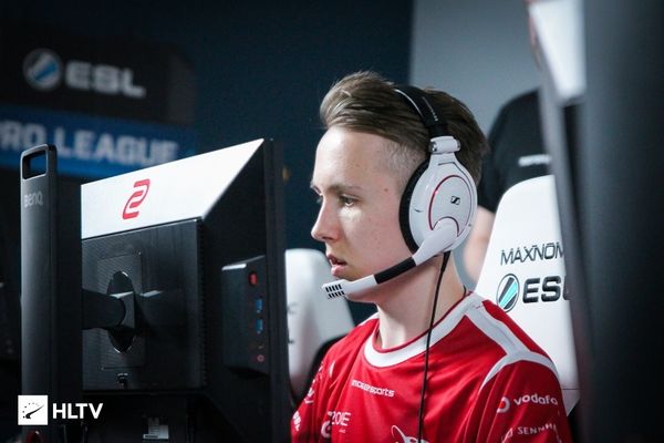 IEM科隆2025小组赛继续在旧 CS2 版本进行